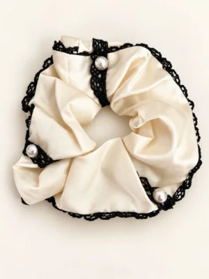 Pearl Scrunchie Pearl Scrunchie